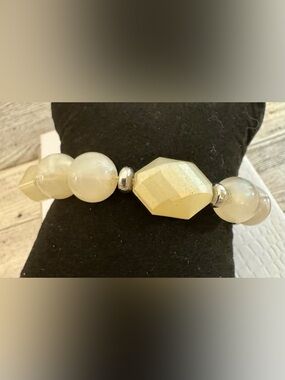 Cream and Silver Faceted Bead Stretch Bracelet